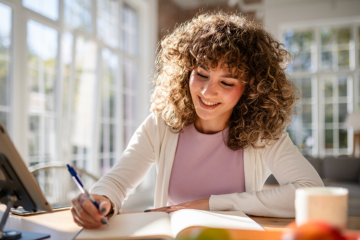 Thumbnail for Introduction à la ménopause : ce que chaque femme devrait savoir