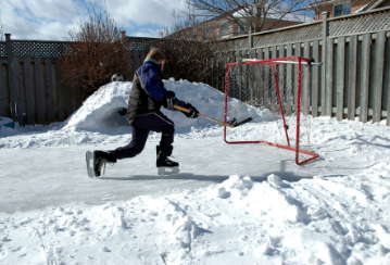 Vous prévoyez construire une patinoire dans votre cour arrière? Voyez nos conseils pour patiner en toute sécurité